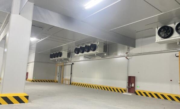 低溫車(chē)間冷庫(kù)設(shè)備有哪些?