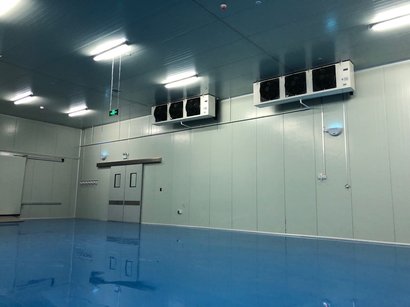建造6000平米電商冷凍庫，冷庫設(shè)備安裝造價(jià)