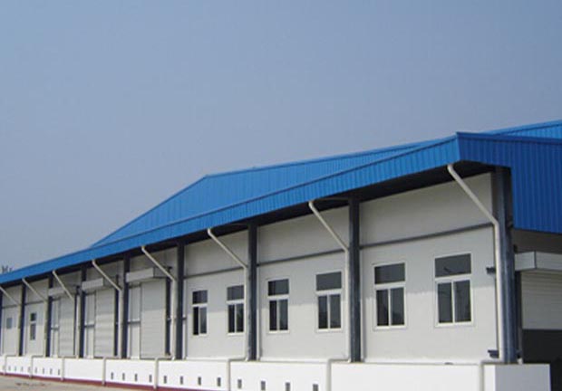 4000平出租型冷庫(kù)建設(shè)外景