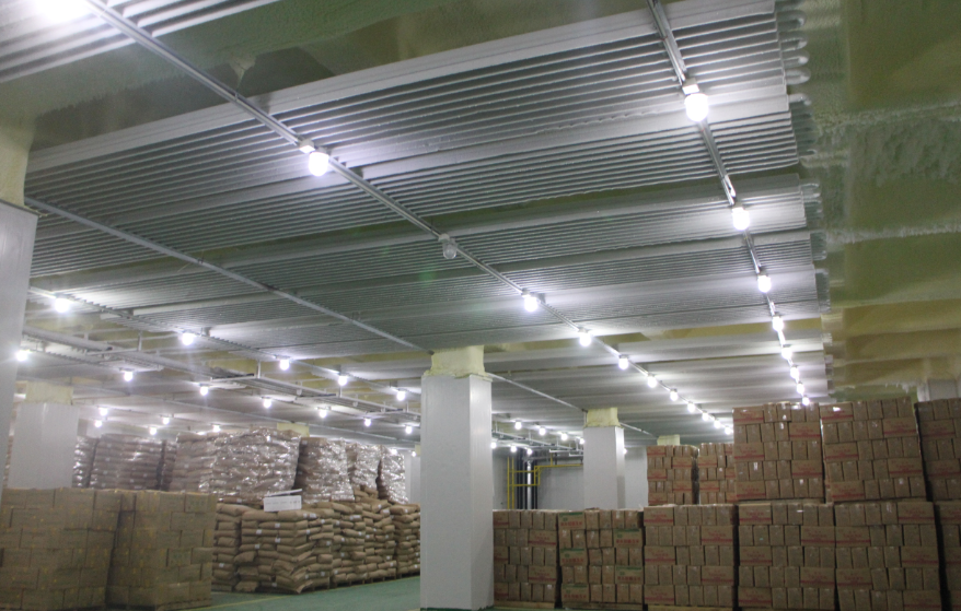 &nbsp;-18℃~-20℃冷飲冷庫(kù)設(shè)計(jì)一個(gè)冷庫(kù)方案造價(jià)