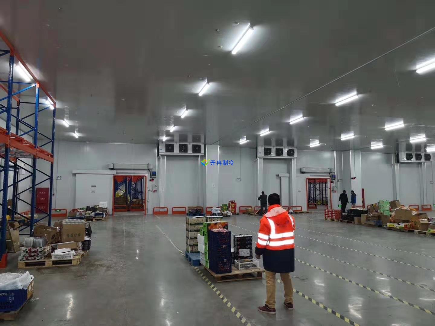 2300平的冷凍庫(kù)工程，包含所選擇的制冷設(shè)備多少錢(qián)